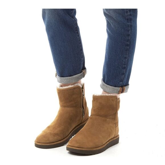 UGG ABREE MINI ZIP BOOTS CHESTNUT - Picture 1 of 9